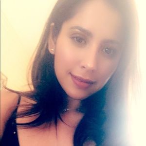 Meet your Posher, Adriana